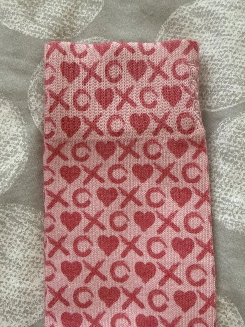 NWT Toesox Scrunch Knee High Half Toe Grip Socks Hugs + Kisses Sz Small